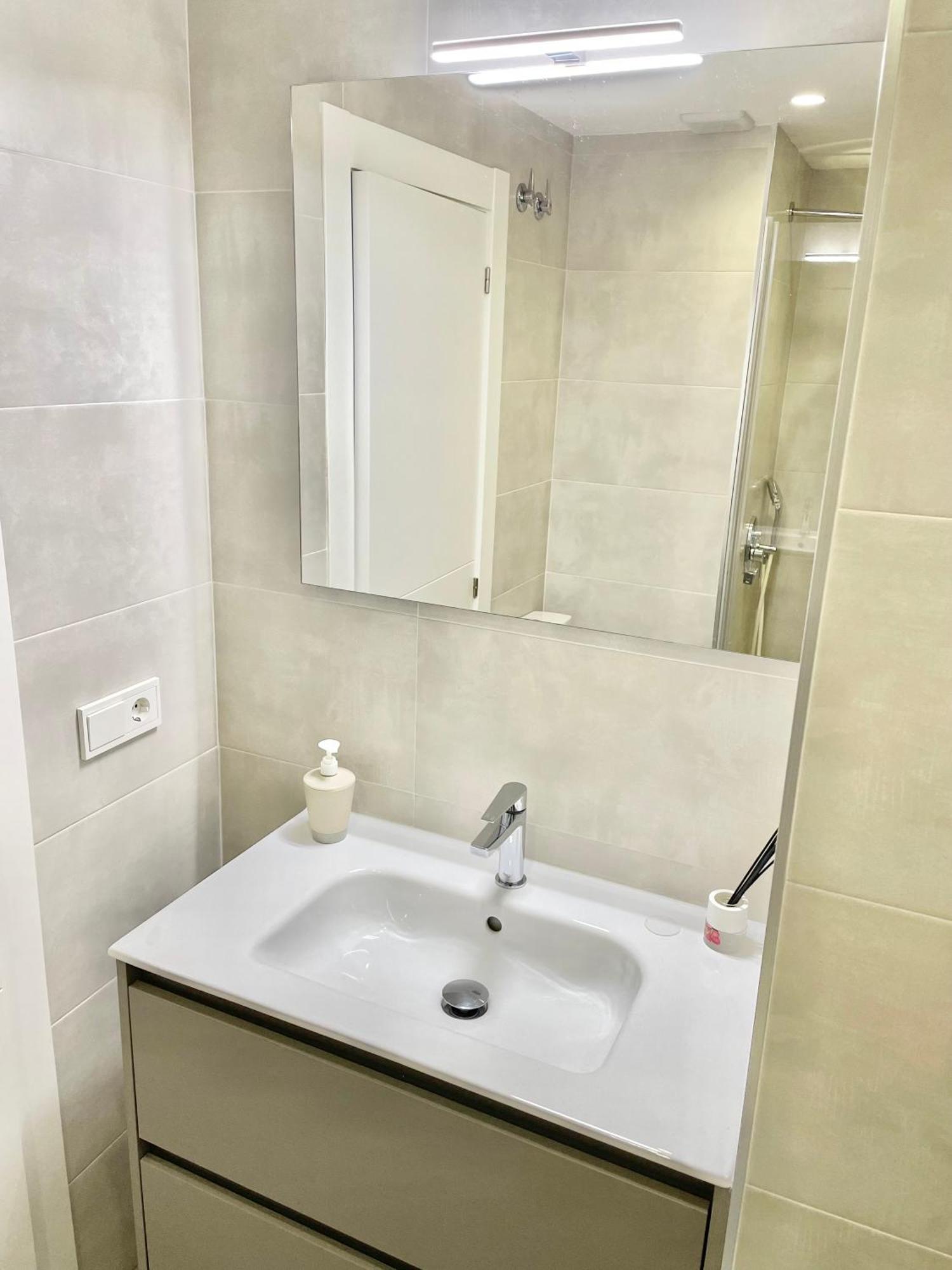 Apartamento San Lorenzo Playa. Vistas Al Mar. Gijon Luaran gambar