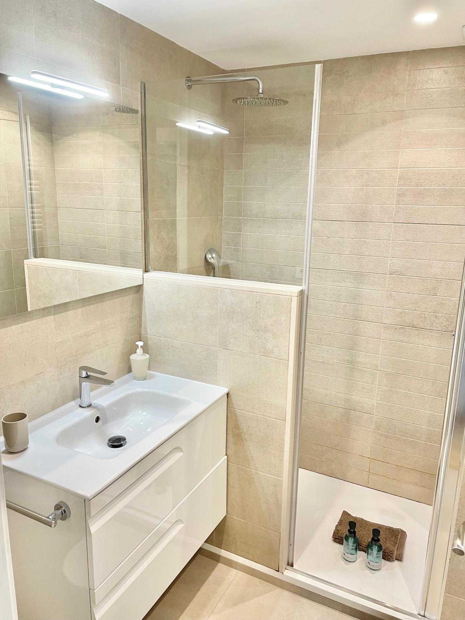 Apartamento San Lorenzo Playa. Vistas Al Mar. Gijon Luaran gambar